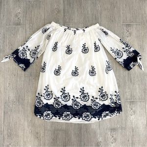 𝅺Sadie and Sage Embroidered Off the Shoulder Mini Dress Size M NWT